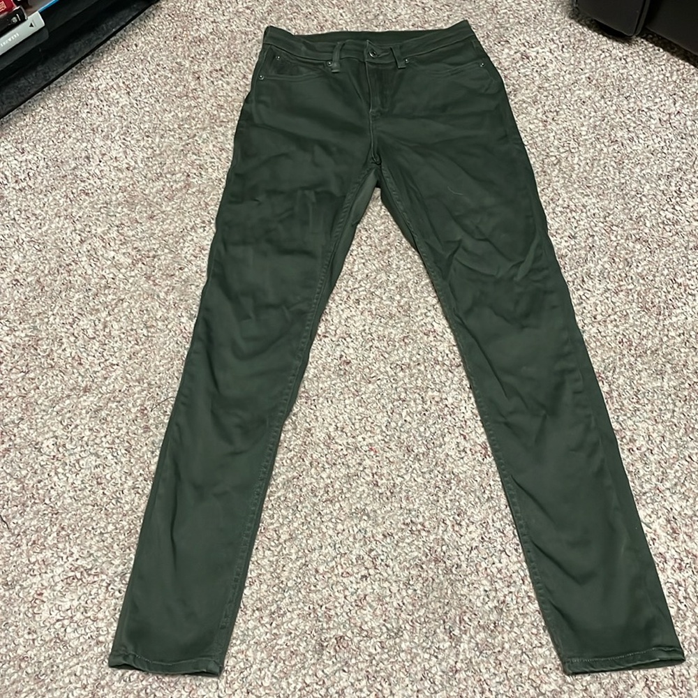 Levi’s high rise slim leg Stetchy pants